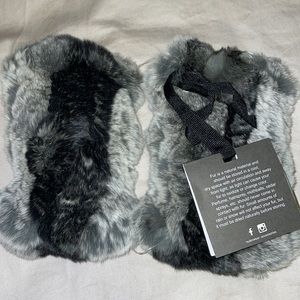 NWT Linda Richards Rex Rabbit Hand Warmers